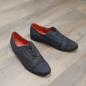 TOMS Charcoal Lace-Up Oxfords